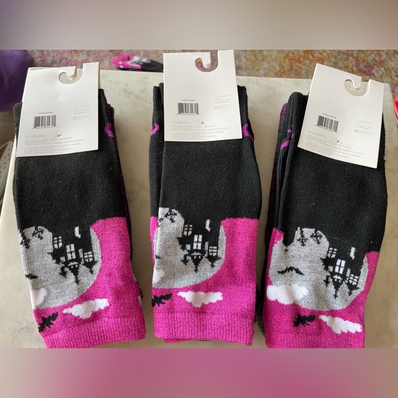 NWT - 3 packs of 3 different patterned Women’s Halloween Socks in each! - Picture 4 of 7